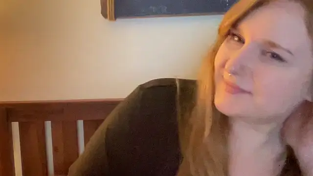 Snapshot of thickgingergoddess chatting on 03-06-25, 05:14 thickgingergoddess online show from 03-06-25, 05:14