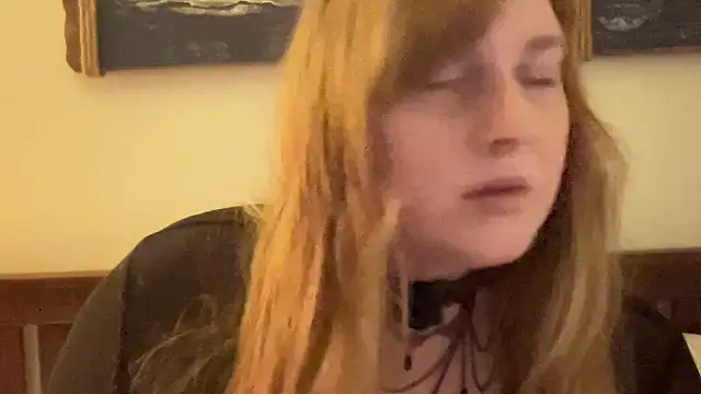 Snapshot of thickgingergoddess chatting on 03-06-25, 08:05 thickgingergoddess online show from 03-06-25, 08:05