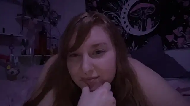 Snapshot of thickgingergoddess chatting on 03-12-25, 04:30 thickgingergoddess online show from 03-12-25, 04:30