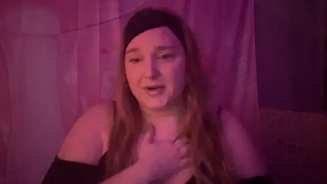 Snapshot of thickgingergoddess chatting on 03-13-25, 04:12 thickgingergoddess online show from 03-13-25, 04:12