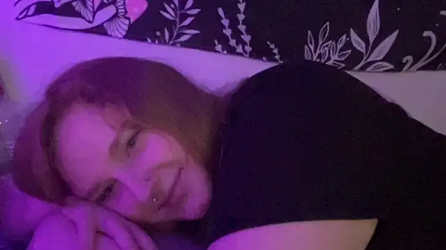 Snapshot of thickgingergoddess chatting on 03-15-25, 03:07 thickgingergoddess online show from 03-15-25, 03:07