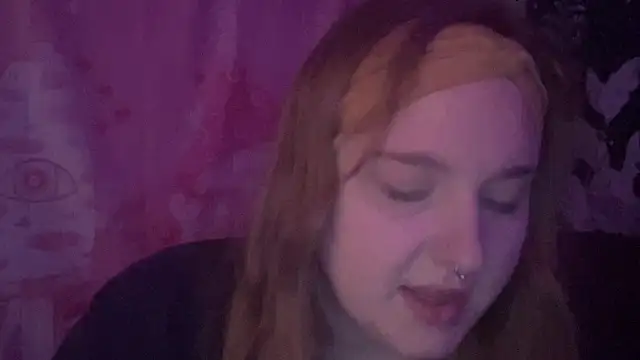 Snapshot of thickgingergoddess chatting on 03-19-25, 05:17 thickgingergoddess online show from 03-19-25, 05:17