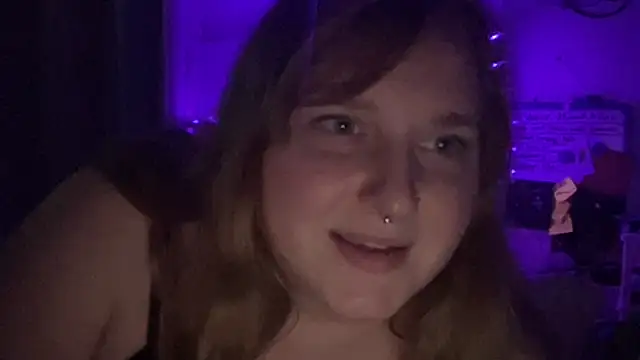 Snapshot of thickgingergoddess chatting on 03-23-25, 07:09 thickgingergoddess online show from 03-23-25, 07:09