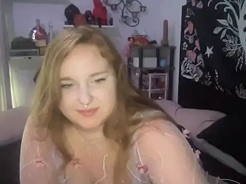 Snapshot of thickgingergoddess chatting on 09-08-25, 06:40 thickgingergoddess online show from 09-08-25, 06:40