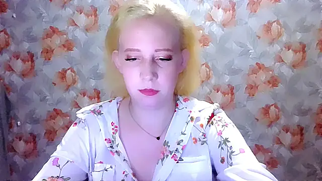 Snapshot of MelxMellie chatting on 06-15-26, 06:32 MelxMellie online show from 06-15-26, 06:32