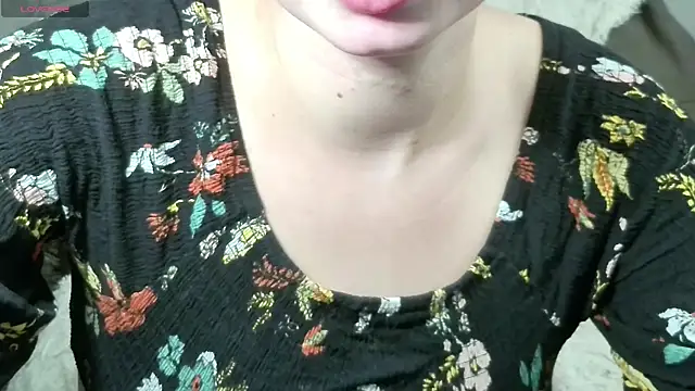 Snapshot of Mikki5P chatting on 10-04-25, 05:44 Mikki5P online show from 10-04-25, 05:44