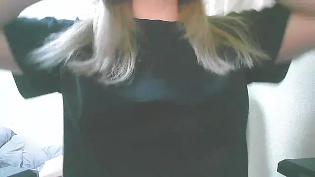 Snapshot of Remi_official chatting on 06-05-26, 10:10 Remi official online show from 06-05-26, 10:10
