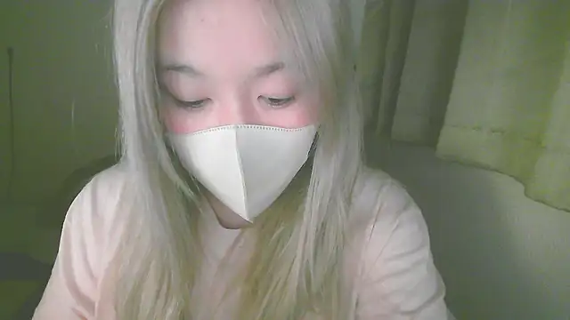 Snapshot of Remi_official chatting on 06-14-26, 07:05 Remi official online show from 06-14-26, 07:05