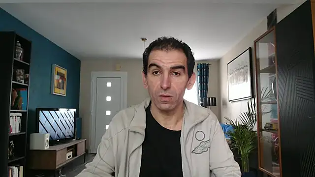 Snapshot of Samir_44200 chatting on 01-29-25, 01:28 Samir 44200 online show from 01-29-25, 01:28