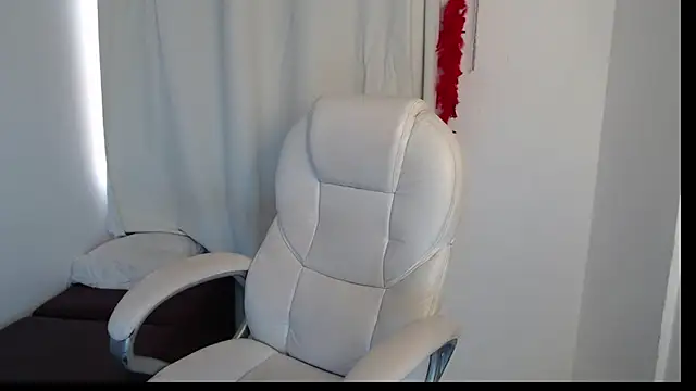 Xileny-Halliwey online show from 10-19-25, 01:34