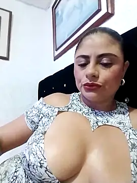 ElizabethWeil online show from 06-18-26, 01:04