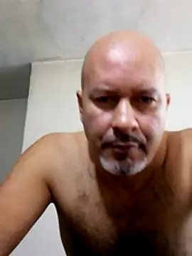 Snapshot of Juan_45 chatting on 06-26-26, 02:54 Juan 45 online show from 06-26-26, 02:54