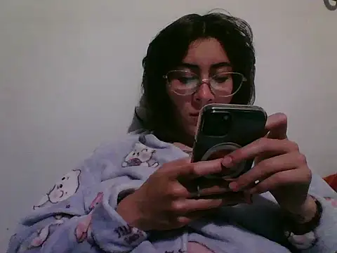 Snapshot of Darkness_jones_ chatting on 03-12-26, 02:39 Darkness jones online show from 03-12-26, 02:39