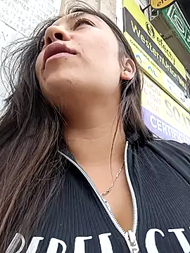 Snapshot of LIZ-06_ chatting on 02-02-25, 05:48 LIZ-06 online show from 02-02-25, 05:48