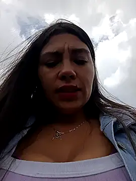 Snapshot of LIZ-06_ chatting on 02-15-25, 05:07 LIZ-06 online show from 02-15-25, 05:07