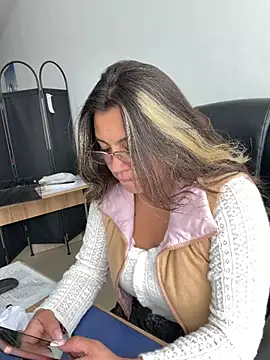 LIZ-06  online show from 06-16-26, 01:36