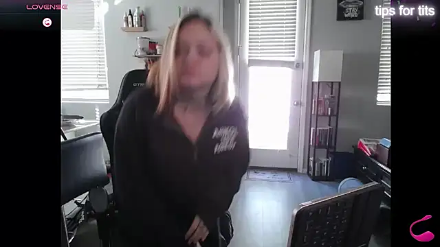 tayweird online show from 01-18-25, 05:37