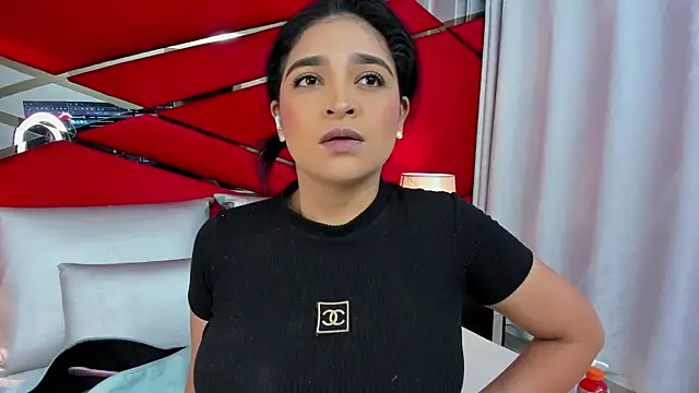 Snapshot of AdeleGray chatting on 01-06-25, 11:40 AdeleGray online show from 01-06-25, 11:40