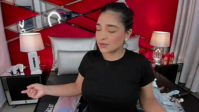 Snapshot of AdeleGray chatting on 02-02-25, 12:02 AdeleGray online show from 02-02-25, 12:02