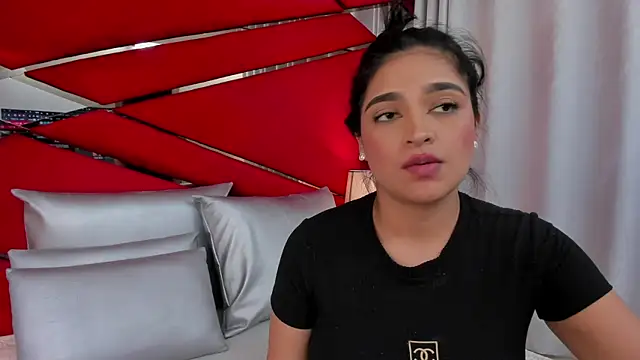 Snapshot of AdeleGray chatting on 02-03-25, 06:17 AdeleGray online show from 02-03-25, 06:17