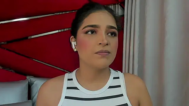 Snapshot of AdeleGray chatting on 02-04-25, 11:49 AdeleGray online show from 02-04-25, 11:49