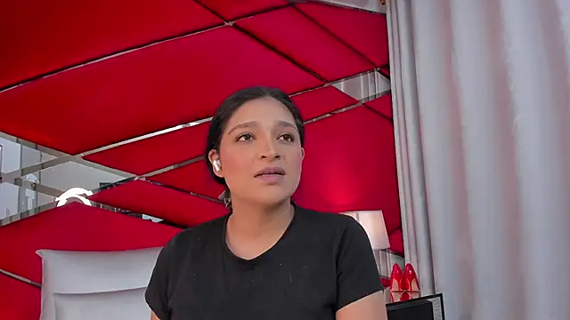 Snapshot of AdeleGray chatting on 02-07-25, 11:45 AdeleGray online show from 02-07-25, 11:45