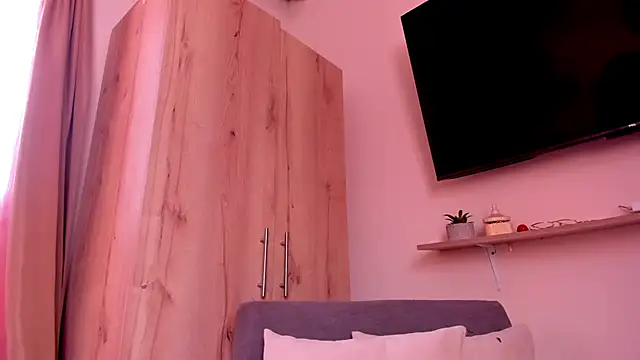sofiaVelez01 online show from 06-14-26, 04:42
