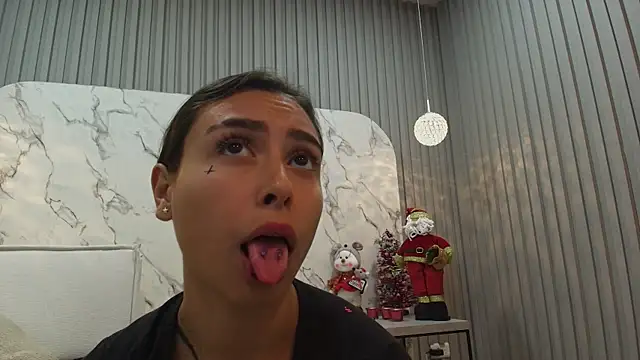 Franchesca De Luca online show from 12-20-24, 03:14