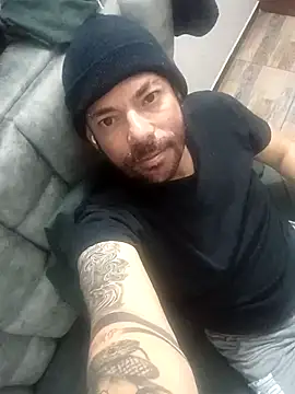 Snapshot of Ricooooo72 chatting on 04-15-26, 05:03 Ricooooo72 online show from 04-15-26, 05:03