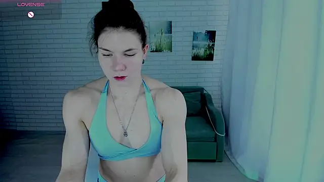 Snapshot of Lisa_Ray chatting on 03-08-26, 08:18 Lisa Ray online show from 03-08-26, 08:18