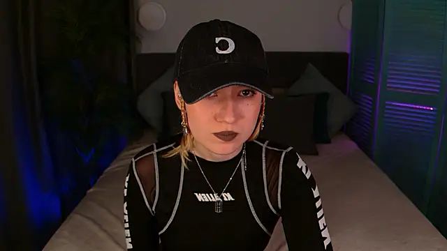 Maddy Garcia online show from 10-14-25, 10:54