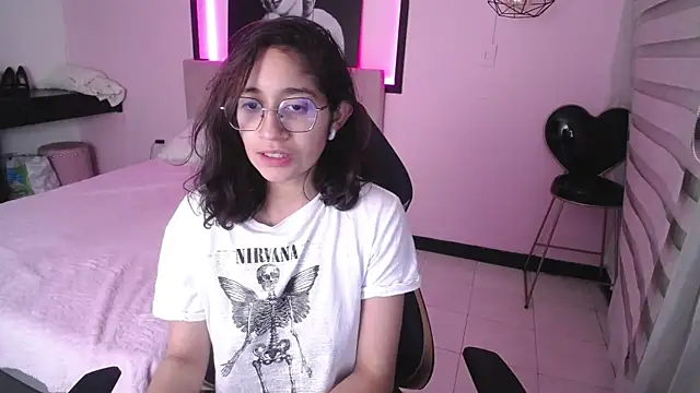 Lili Gomez  online show from 12-16-24, 03:54