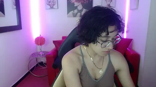 Lili Gomez  online show from 02-02-25, 01:41