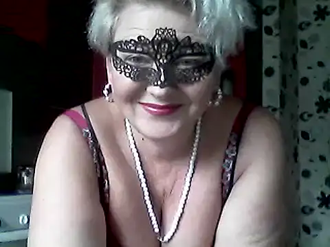 Snapshot of Lisa_Suzie chatting on 09-27-25, 10:20 Lisa Suzie online show from 09-27-25, 10:20
