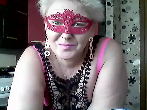 Snapshot of Lisa_Suzie chatting on 11-05-25, 10:15 Lisa Suzie online show from 11-05-25, 10:15