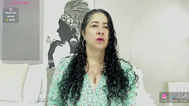 Snapshot of Adelesmithh chatting on 02-19-25, 11:38 Adelesmithh online show from 02-19-25, 11:38