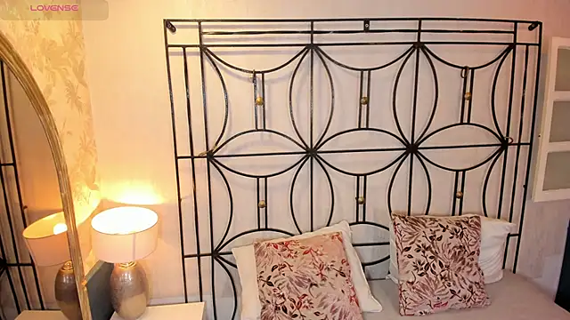 Snapshot of Pamela_Johnsonn chatting on 09-23-25, 07:39 Pamela Johnsonn online show from 09-23-25, 07:39