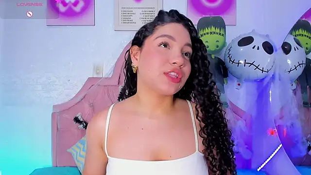 amandalee01 online show from 10-25-25, 06:46