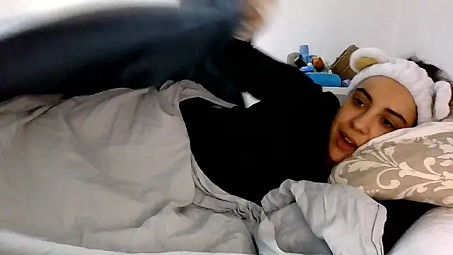 Snapshot of Ursumi1 chatting on 11-03-25, 02:51 Ursumi1 online show from 11-03-25, 02:51