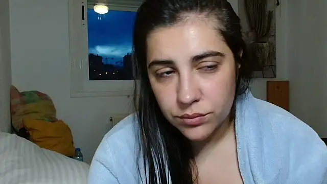 Snapshot of Ursumi1 chatting on 03-21-26, 06:44 Ursumi1 online show from 03-21-26, 06:44