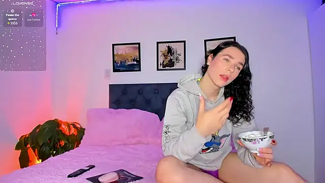 elafranco  online show from 10-22-25, 05:34