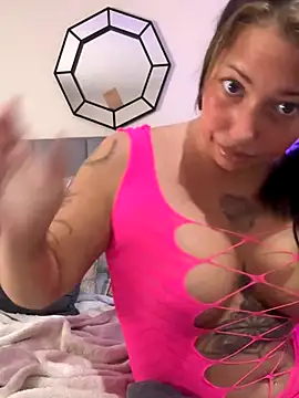 Snapshot of Hollyhudson123 chatting on 09-24-25, 10:35 Hollyhudson123 online show from 09-24-25, 10:35