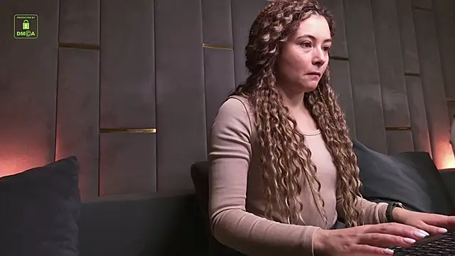 Ishtar Divine online show from 12-16-25, 04:50