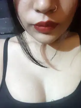 Snapshot of unique_gracy chatting on 10-29-25, 03:31 unique gracy online show from 10-29-25, 03:31