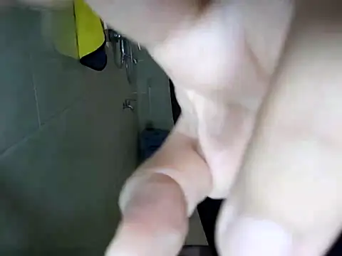 Weiwei5200 online show from 05-08-26, 01:55