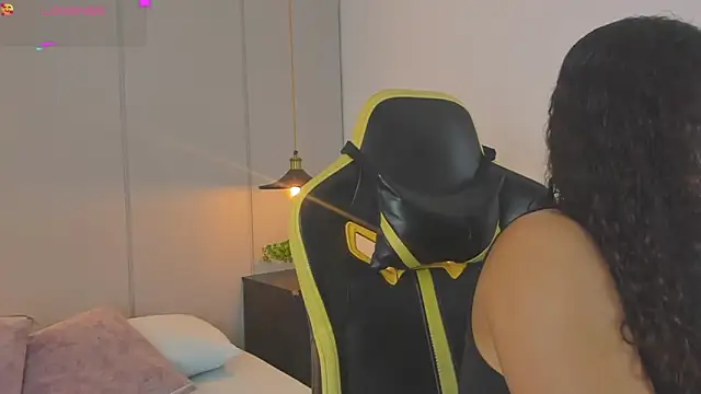 yaya23x online show from 09-24-25, 01:36