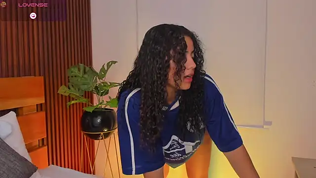 yaya23x online show from 11-19-25, 02:39