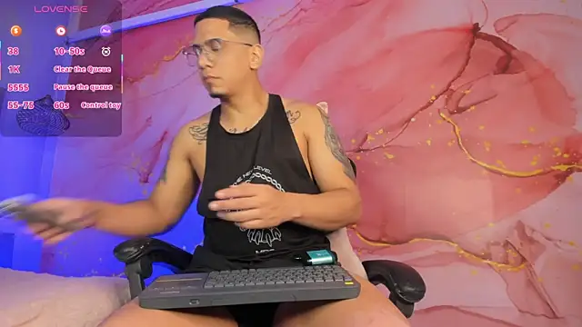 Snapshot of JoshMillerr_ chatting on 02-13-26, 02:40 JoshMillerr online show from 02-13-26, 02:40