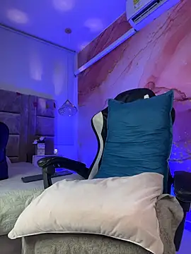 Snapshot of JoshMillerr_ chatting on 03-08-26, 01:14 JoshMillerr online show from 03-08-26, 01:14