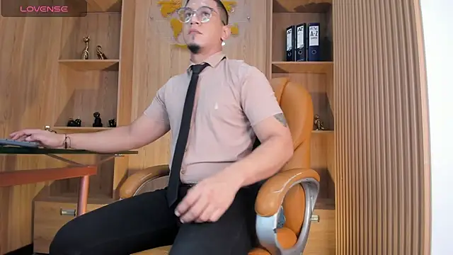 JoshMillerr  online show from 06-10-26, 03:55